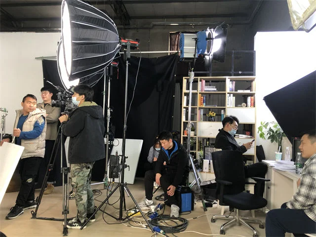 时尚穿搭《潮流密码》剧照