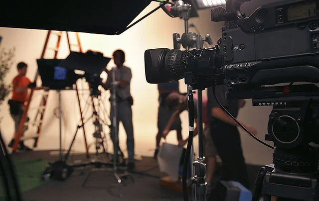 绯红小猫专业美妆工作室